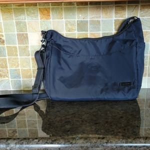 Pacsafe Citysafe 200 Antitheft Crossbody Travel Purse